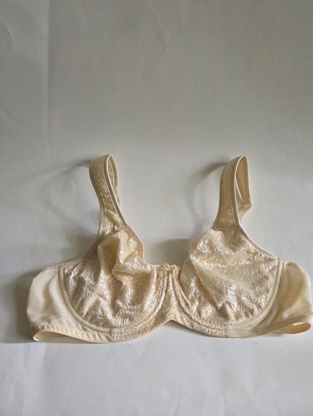 Breezies Cream Lace Underwire Support Bra - Size 42B